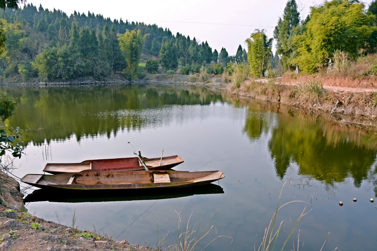 我邊撬邊欣賞著最真實地道的鄉村美景,還邊呼吸著大自然清鮮的空氣