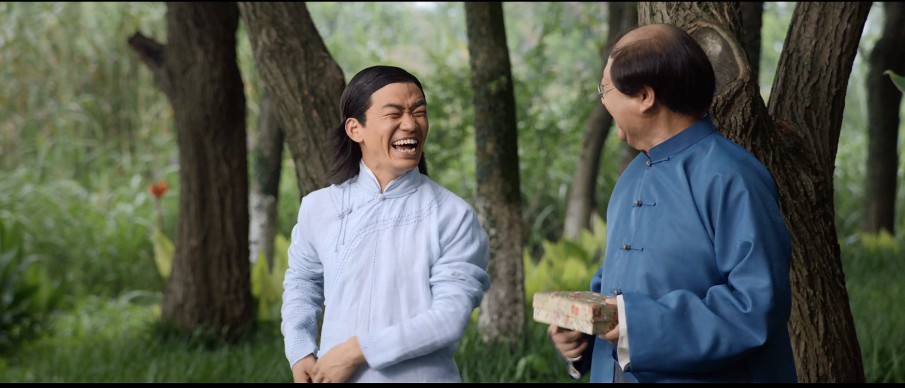 《道士下山》曝预告片,王宝强范伟当街要鸡