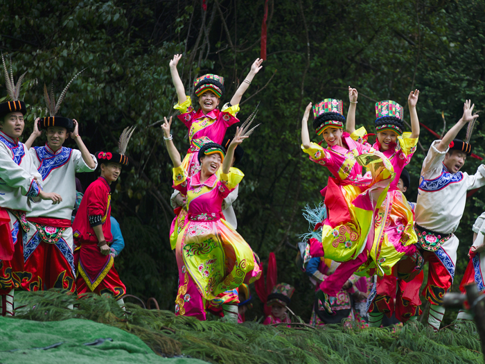 羌族舞蹈基本手型图片