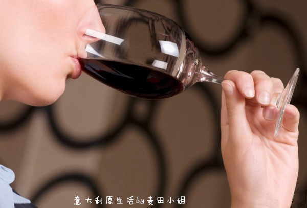 01-drinking-wine-140729.jpg