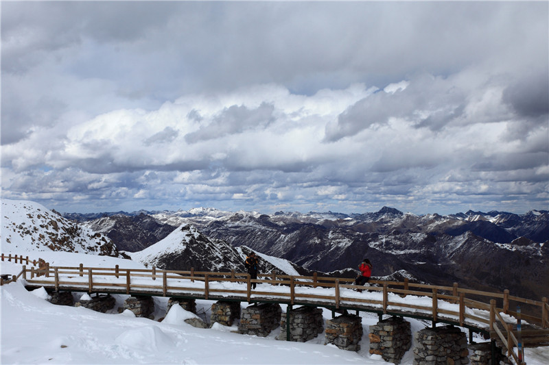 达古冰山之冬—赏冰玩雪乐融融