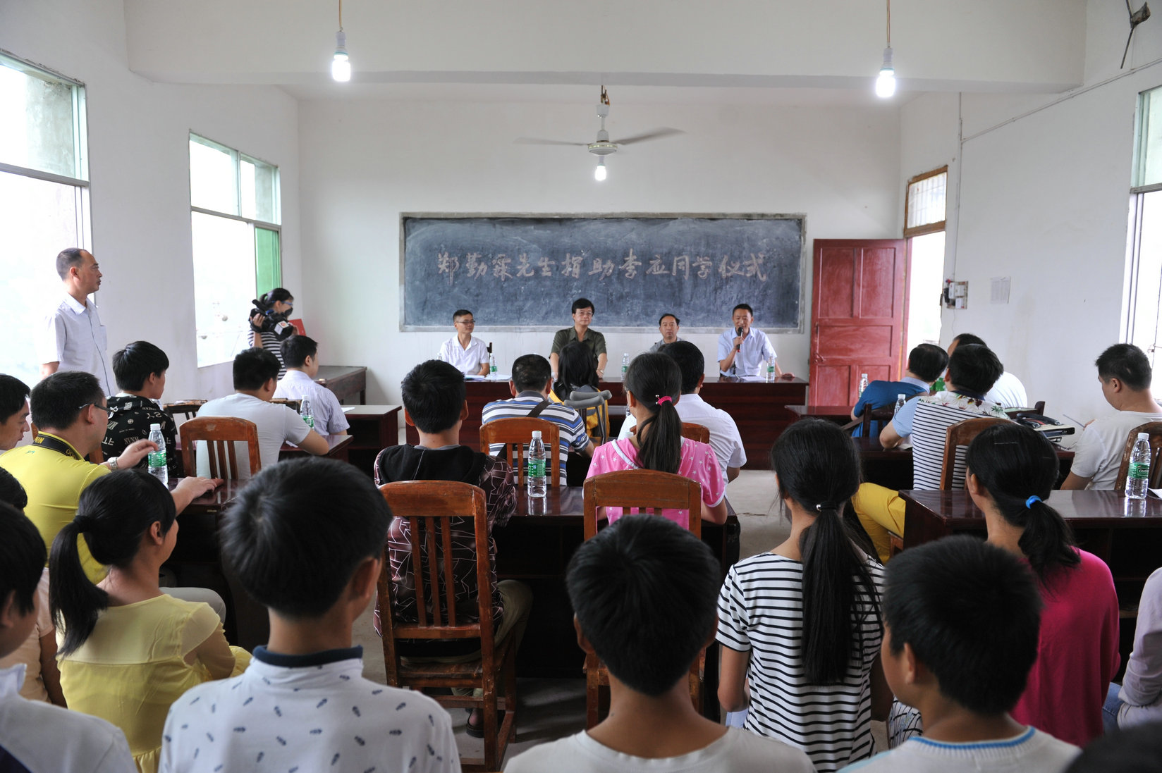 河源市东源县龙云小学图片