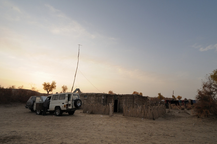 新疆大漠中的突厥野人村