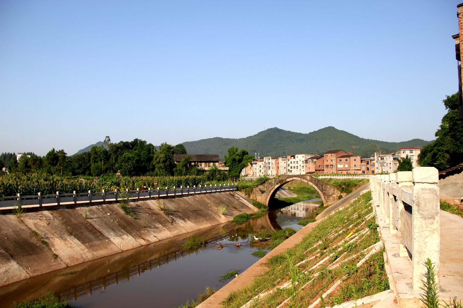 美蓬安系列]———小河和石拱桥充满传说——蓬安县银汉镇(2015年7月