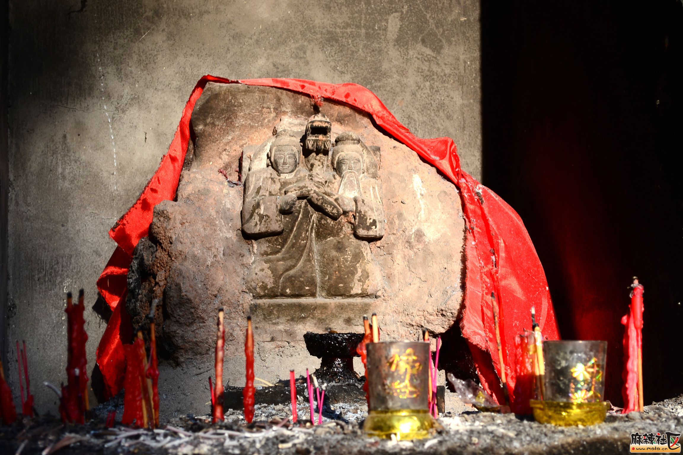 六月十九拜大慈大悲观世音菩萨 庙小香火盛旺