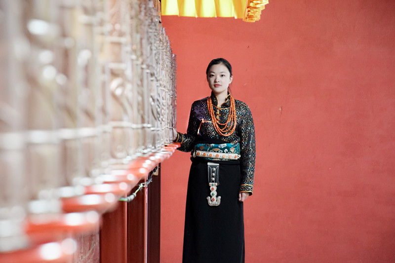 美丽姑娘卓玛拉