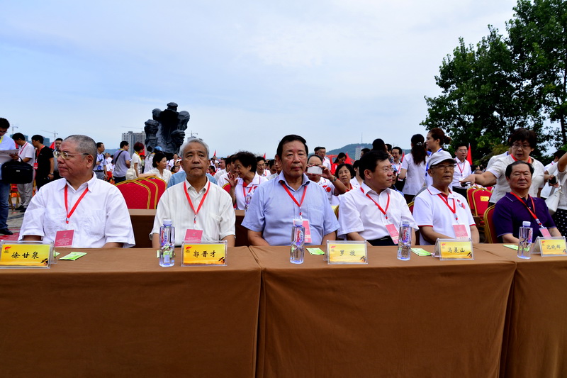 传长征精神火炬,扬苍溪红色传统