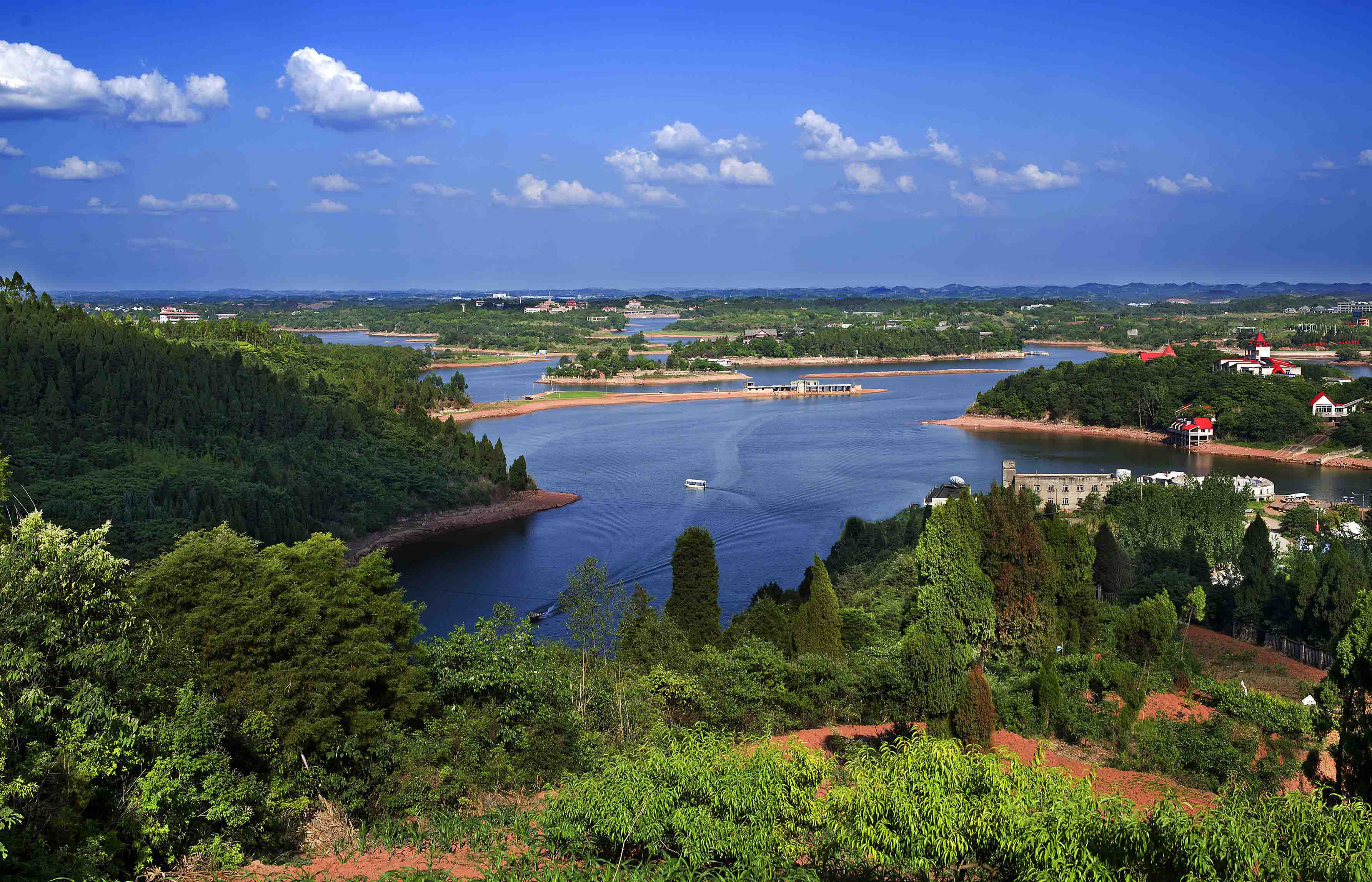 龙泉湖湿地公园多大图片