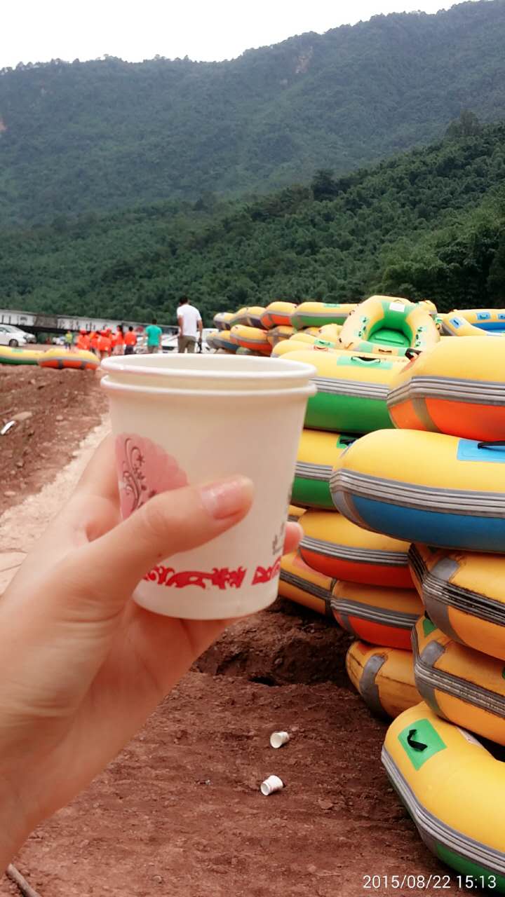 雅安峡口漂流爽翻天