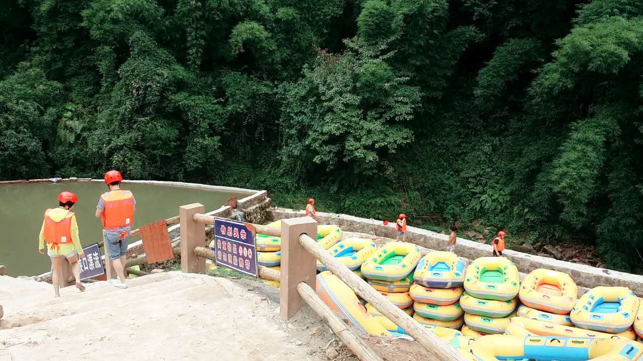 雅安峡口漂流(爽翻天!