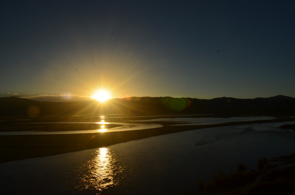 九曲黄河弯弯的美哟