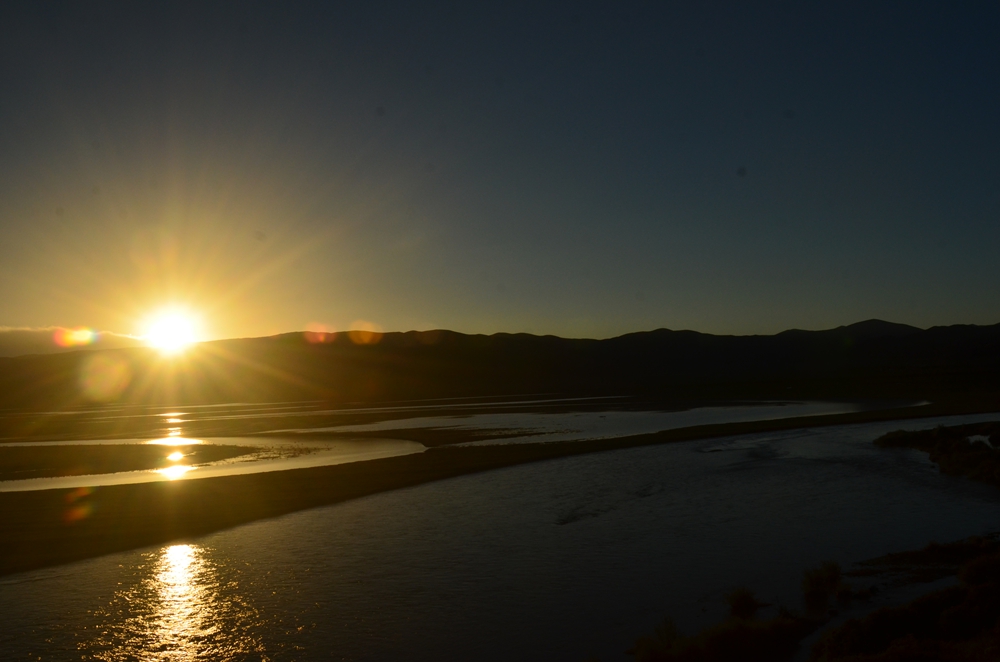 九曲黄河弯弯的美哟