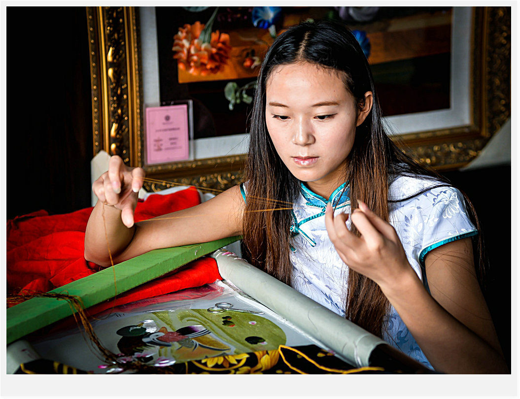 国际刺绣艺术节上的绣娘们