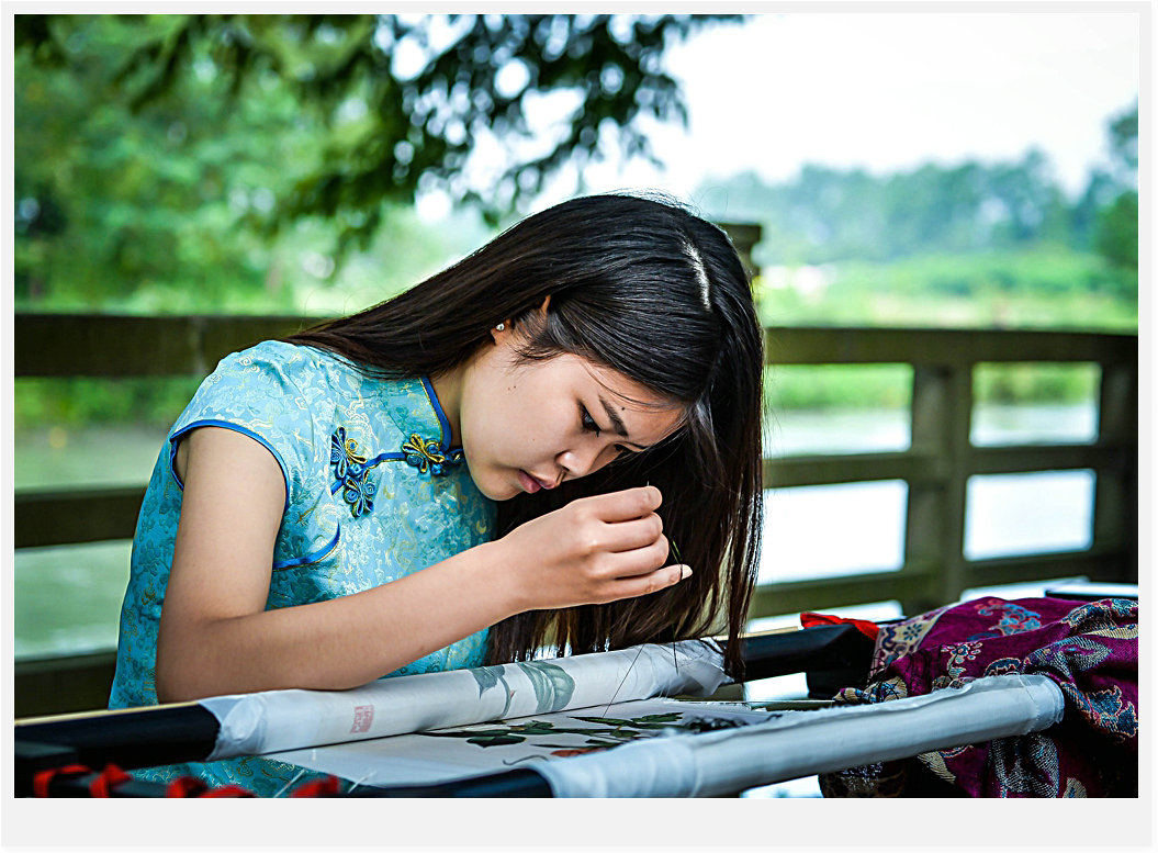 国际刺绣艺术节上的绣娘们