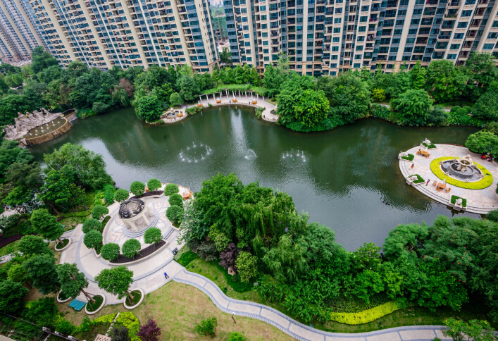 成都首席"森系"豪宅 恒大御景半岛,拥有1500亩的皇家园林,绿化率达33%