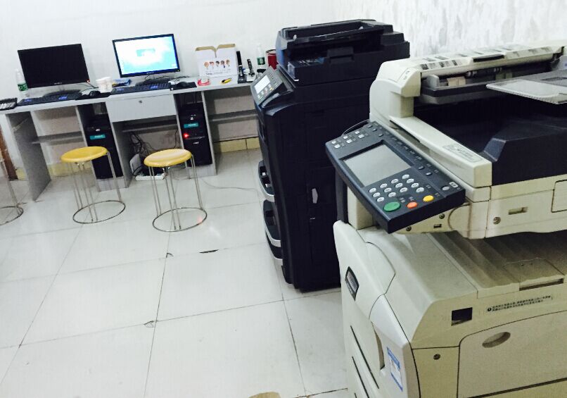 西昌学院北校区铺面转让(打印复印店)