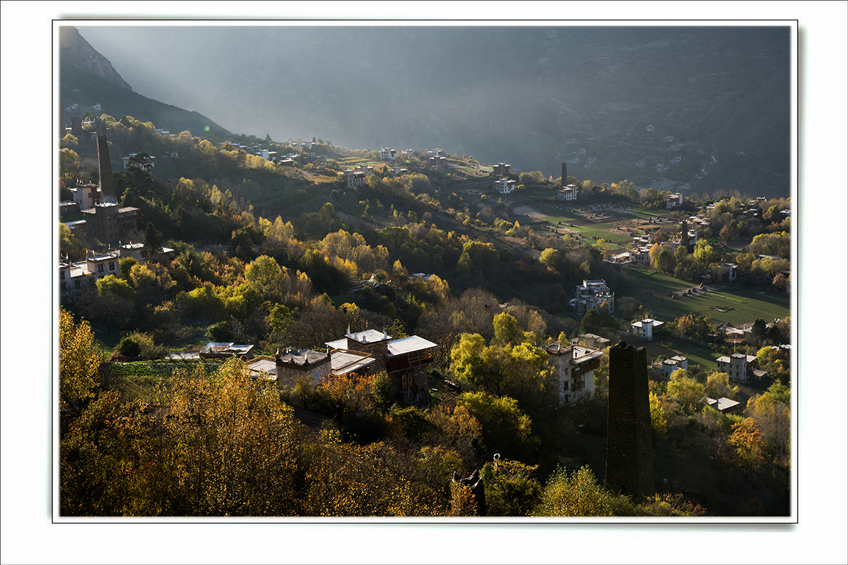 丹巴中路秋景映像