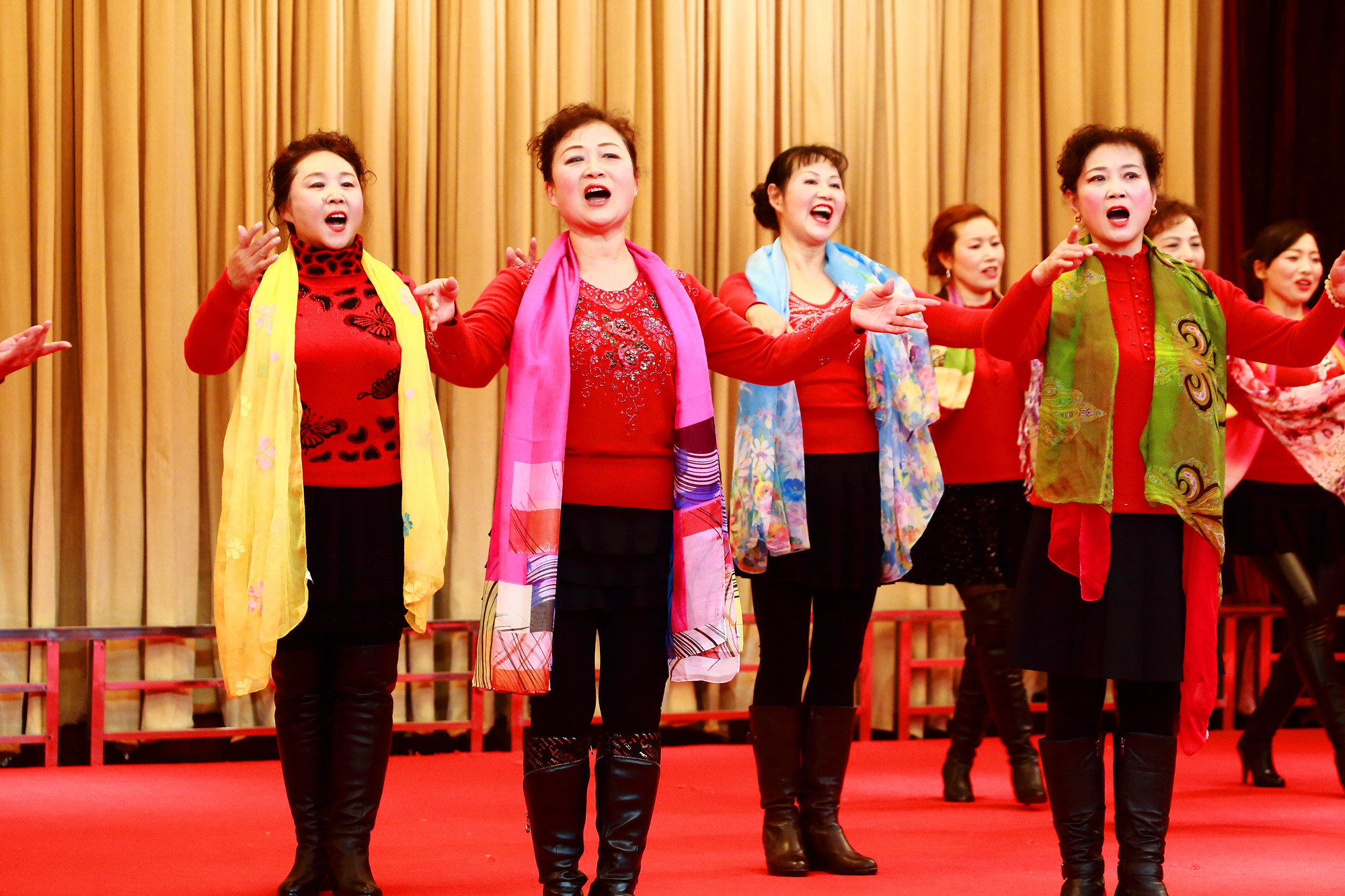 老年大学迎新春文艺演出节目实拍【巴中市徒步运动协会供稿】