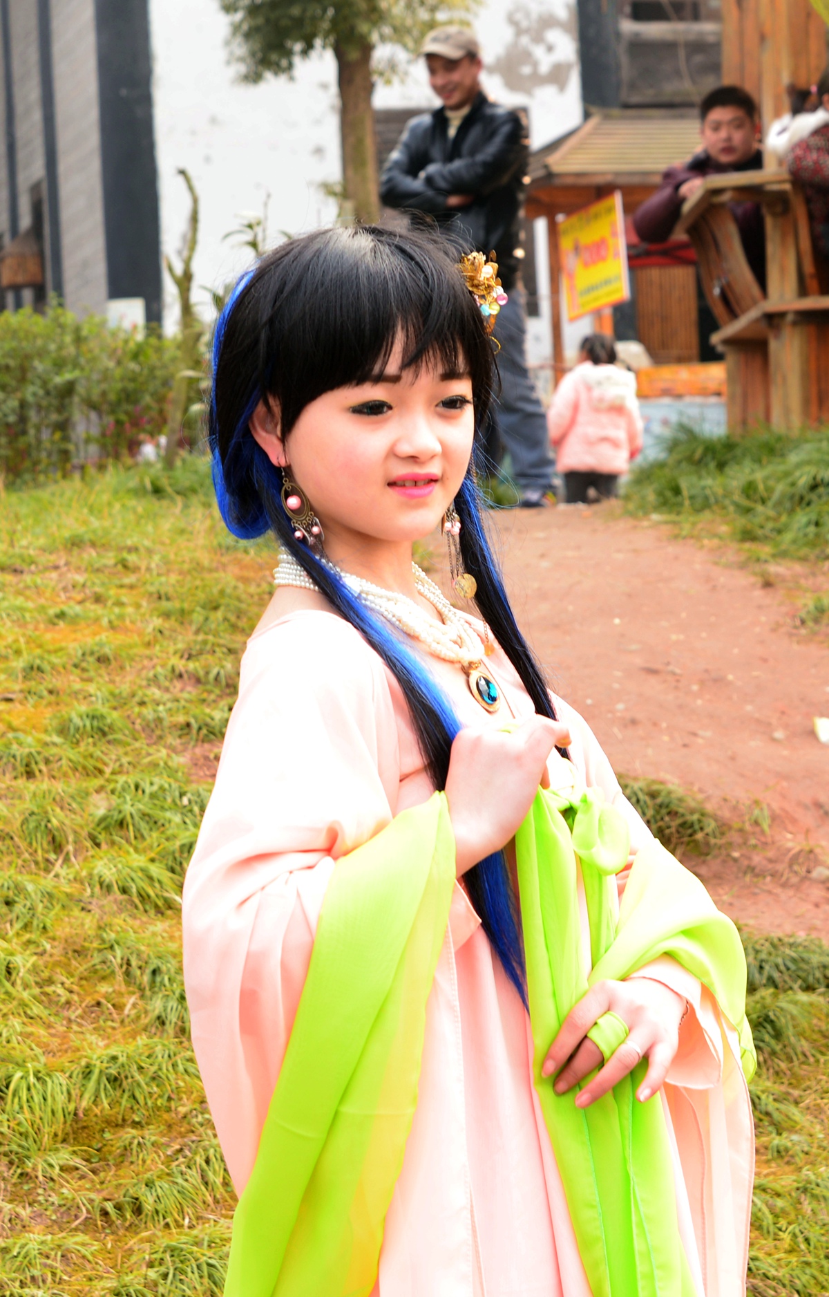 小妹儿今年刚十八