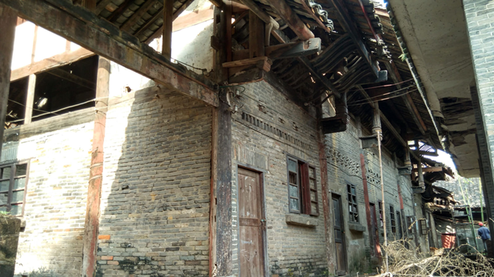 2016年蓬安县锦屏镇的老街与新区