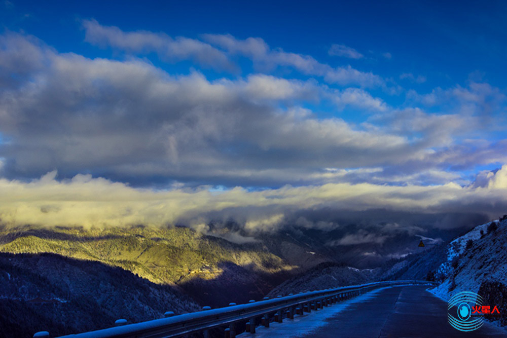 重走红军路 翻越梦笔山