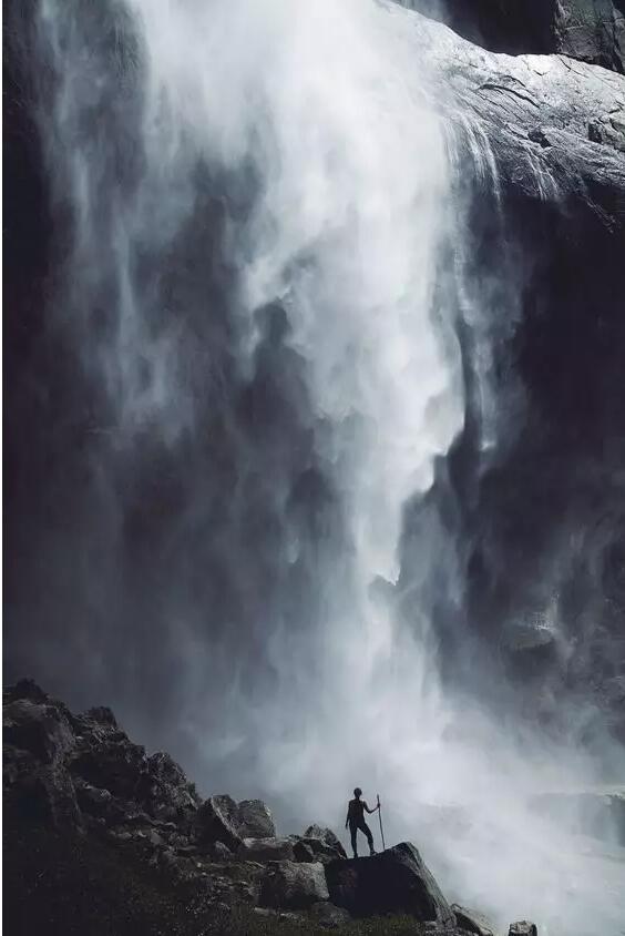 水到绝处是风景,人到绝境是重生