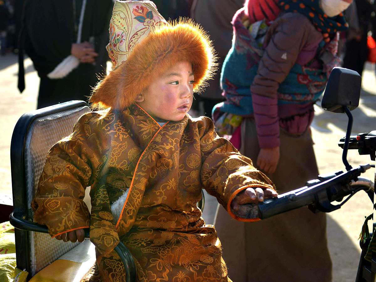 藏民小孩图片