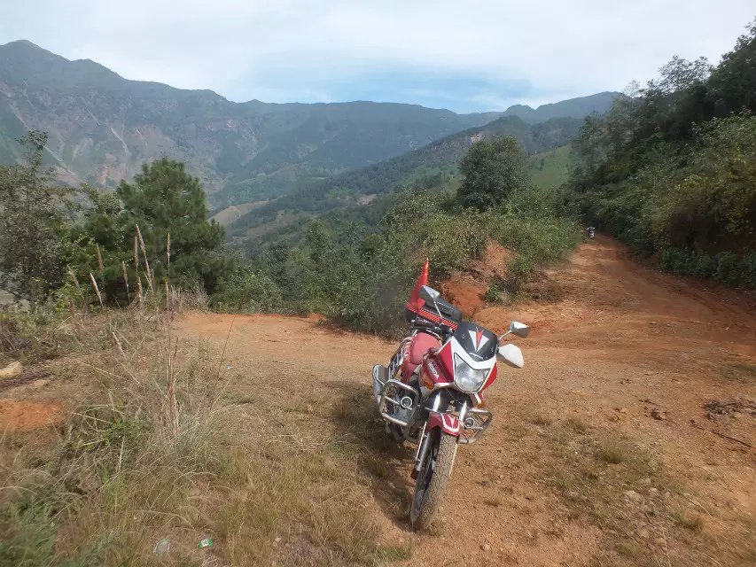 会理龙肘山路况图片