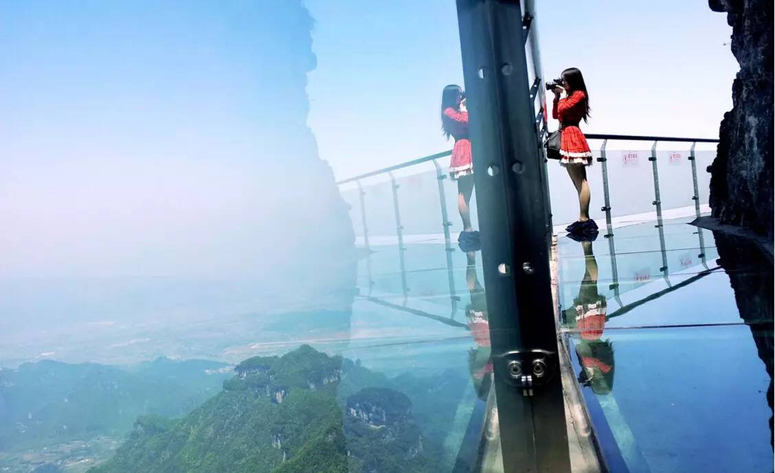 天门山空中栈道图片