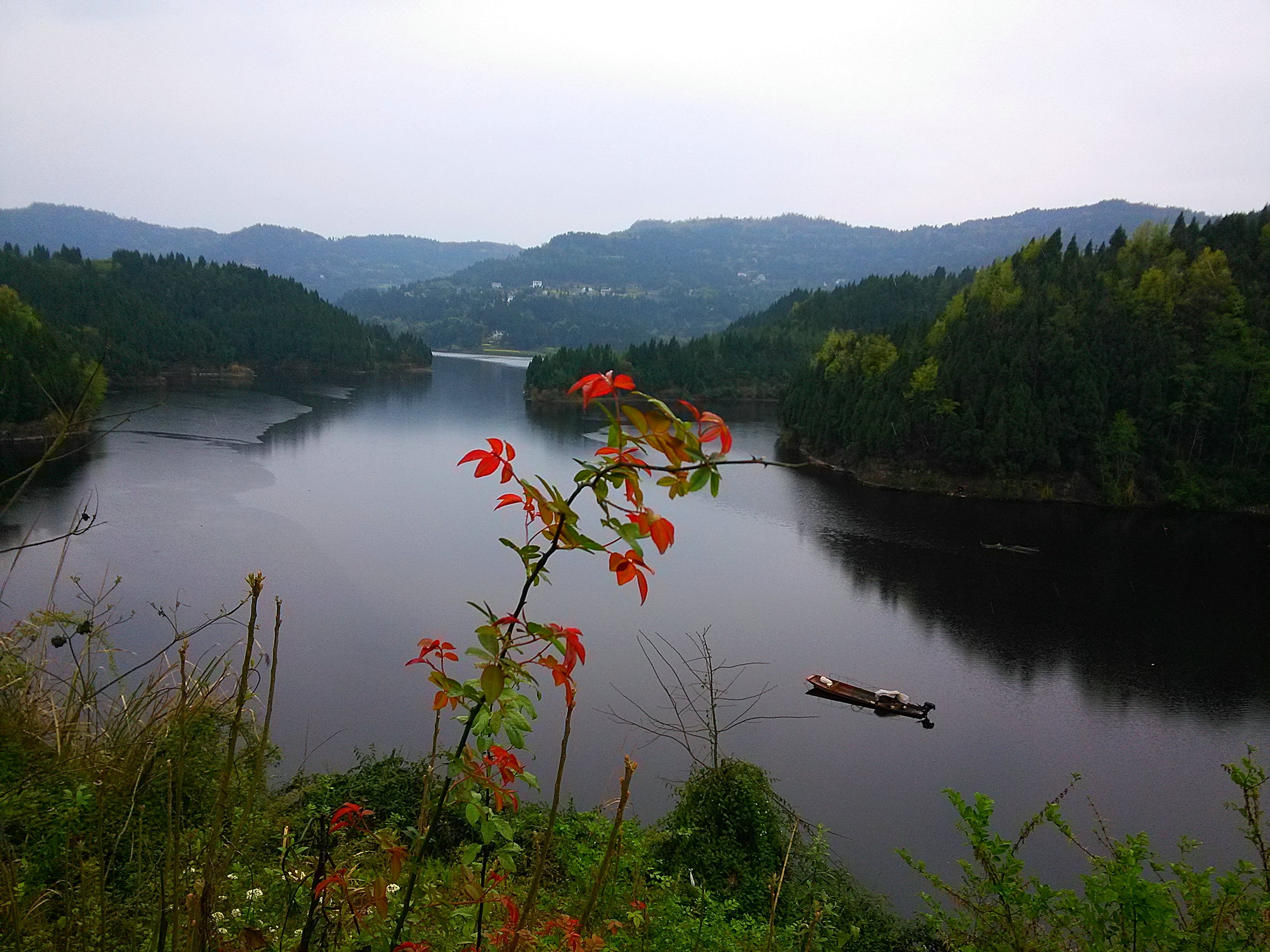 天青色去等烟雨 红尘清欢山水里(雨中骑行去楼梯沟水库)
