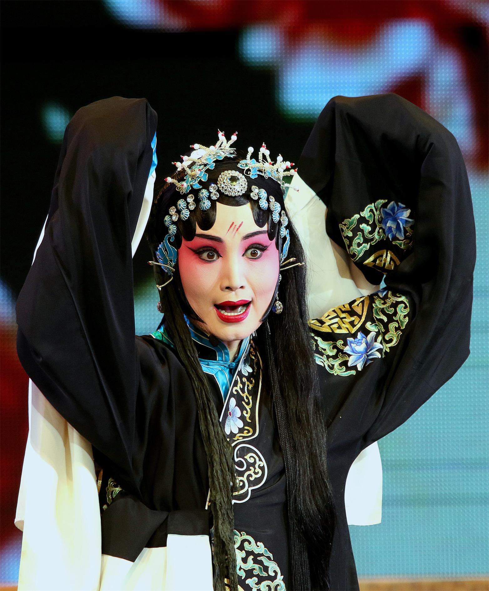 交流共享相府千金巧装疯成都市京剧院演出宇宙锋剧照