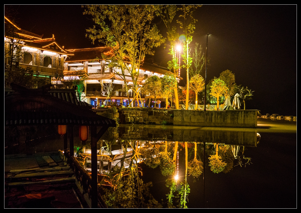 平乐古镇夜景图片