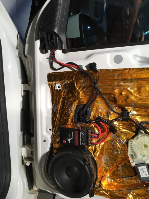 大众高尔夫升级摩雷诗曼来福低音圣美歌功放