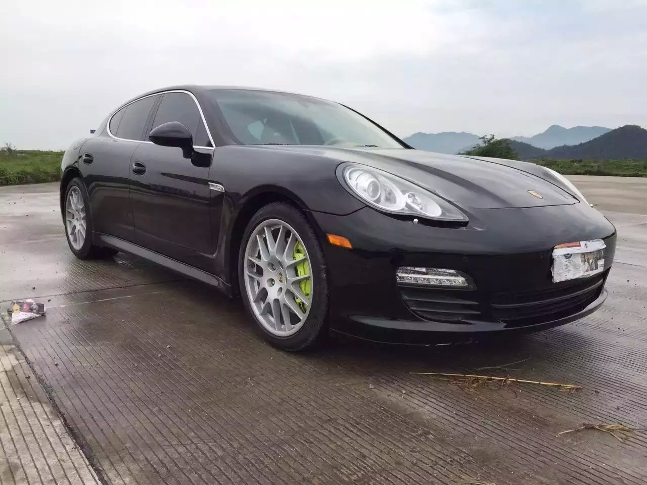 12保时捷帕拉美啦4.8s/黑色,黄内