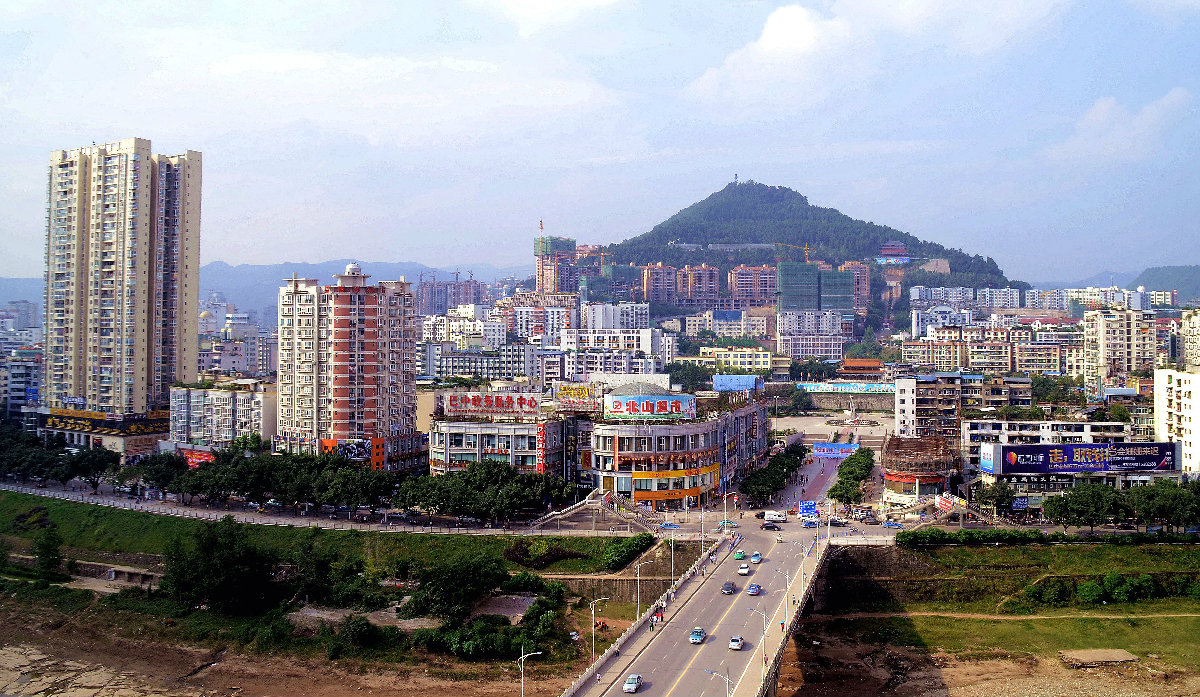 巴中江北白天与夜晚