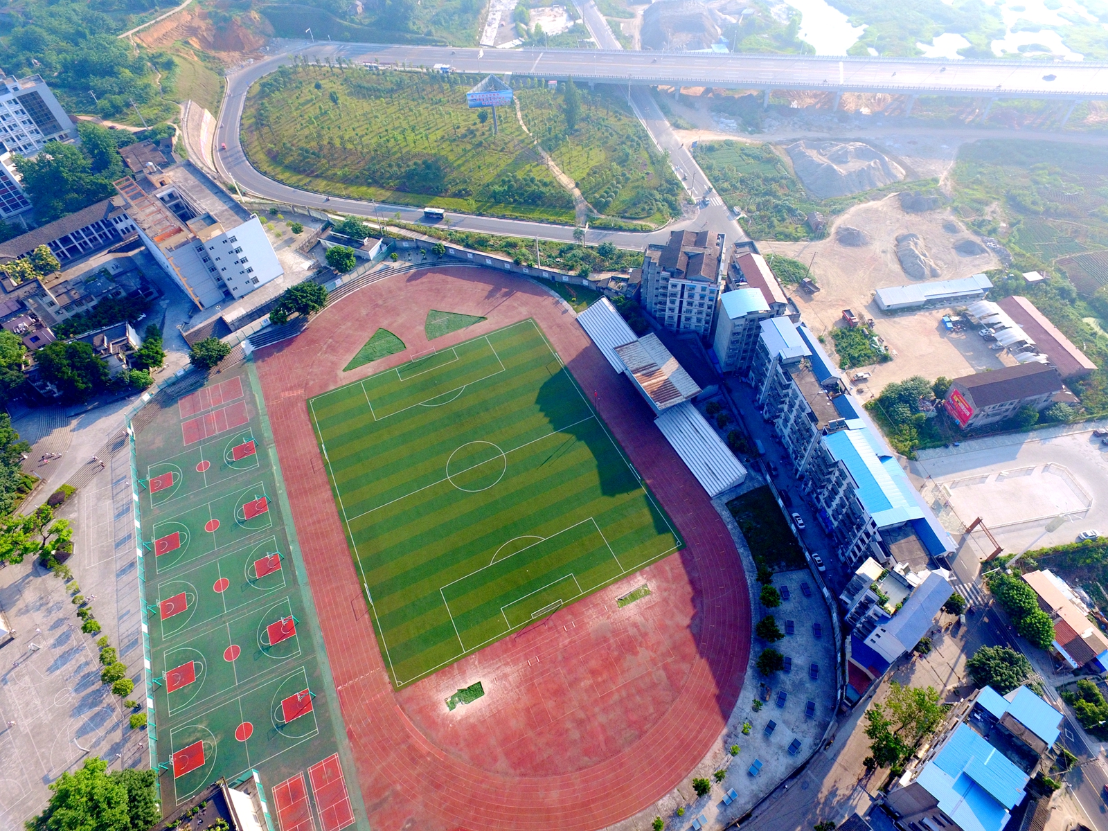 蓬安中学新校区图片