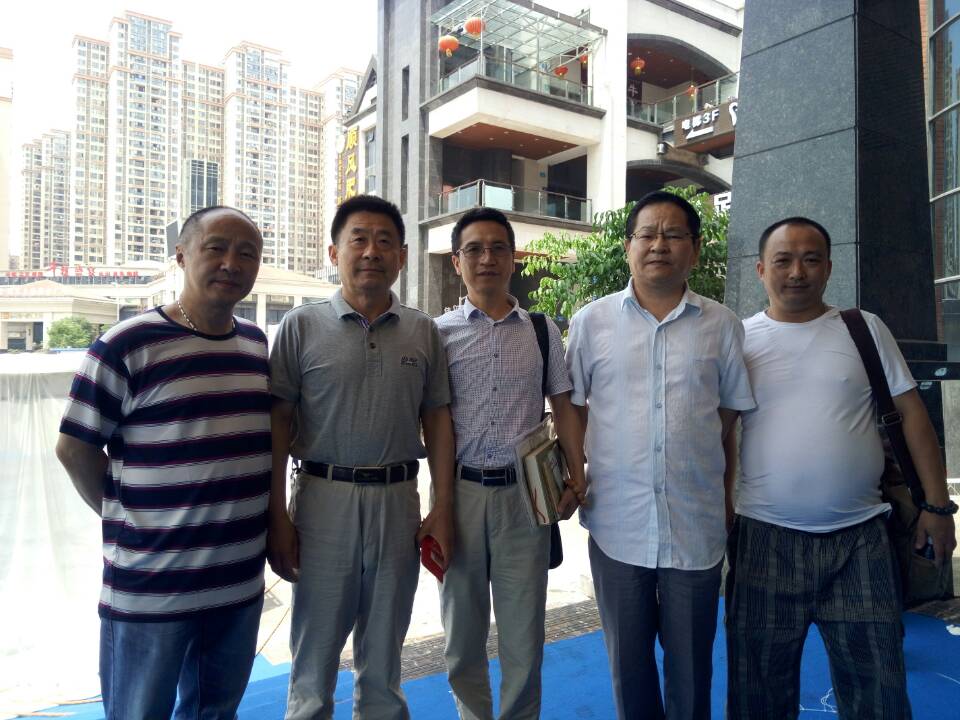 214115fn7gtwdxno70kzdr.jpg