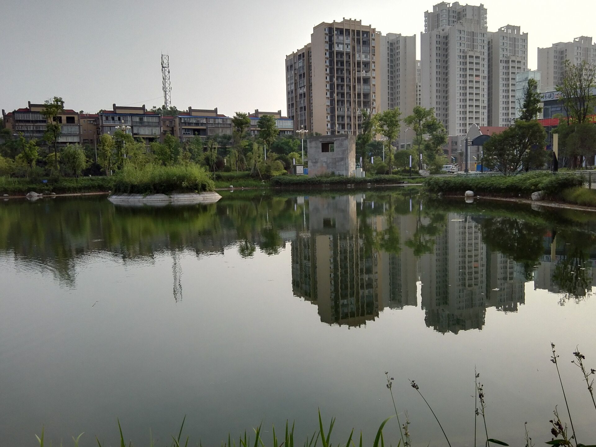 110857tvvf2dqgpzxaoajr.jpg