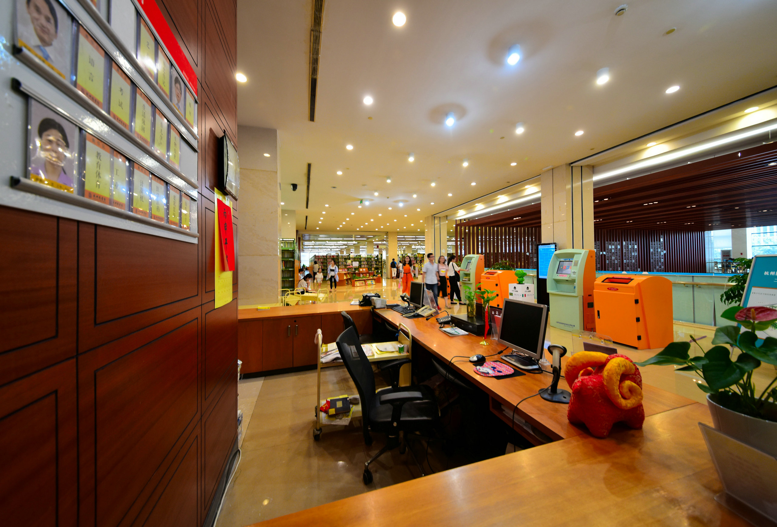 061007uzf28hpphf2q0424.jpg