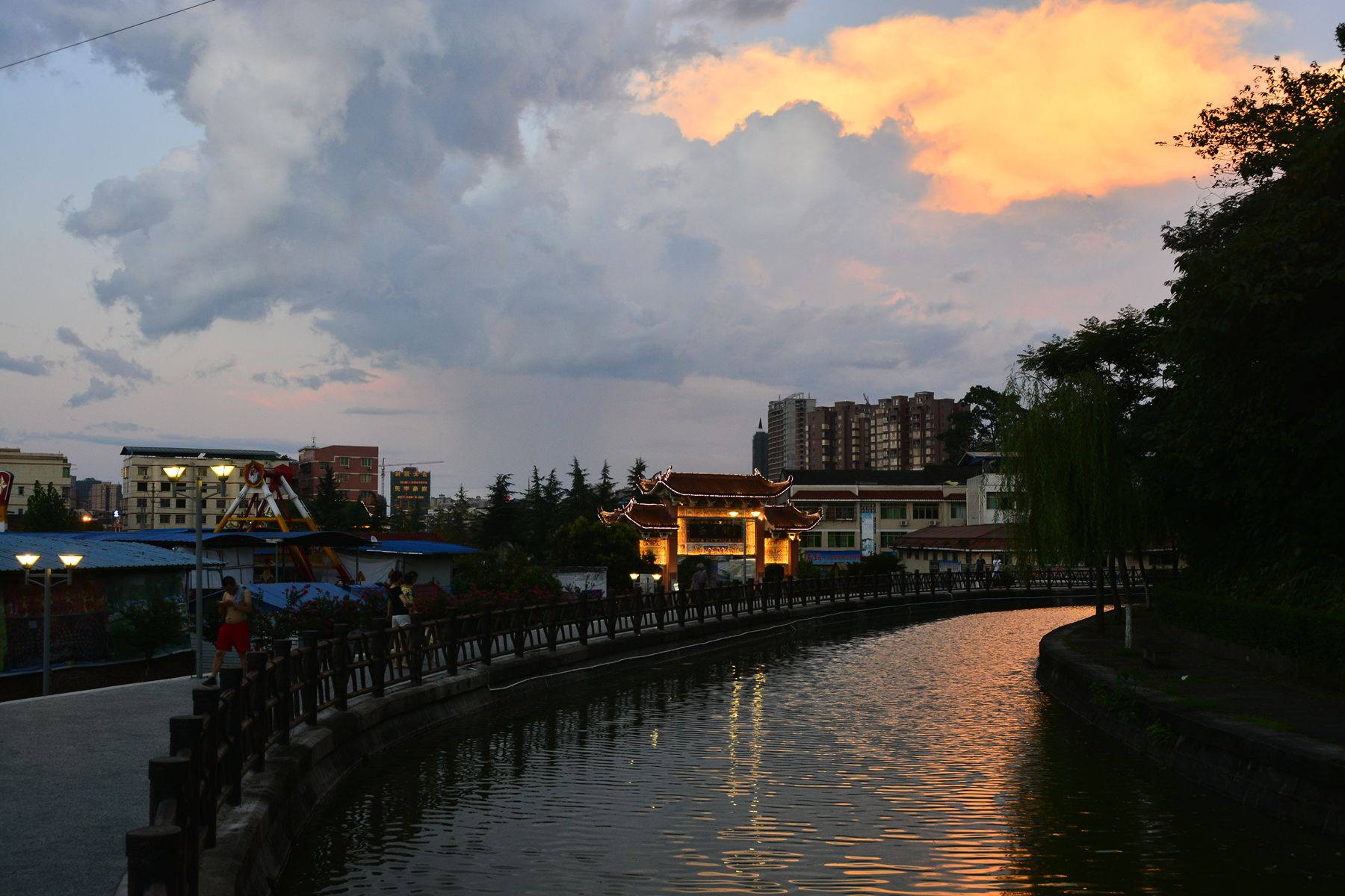 _BCD8139_.jpg