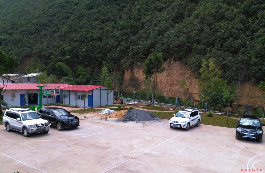 212014yze8ch4r9cpc594h.jpg