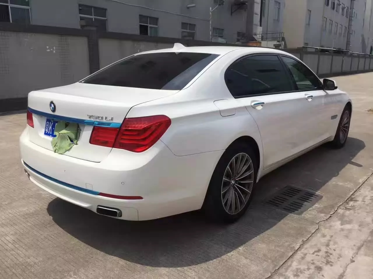 白马一台12年宝马740li珍珠白