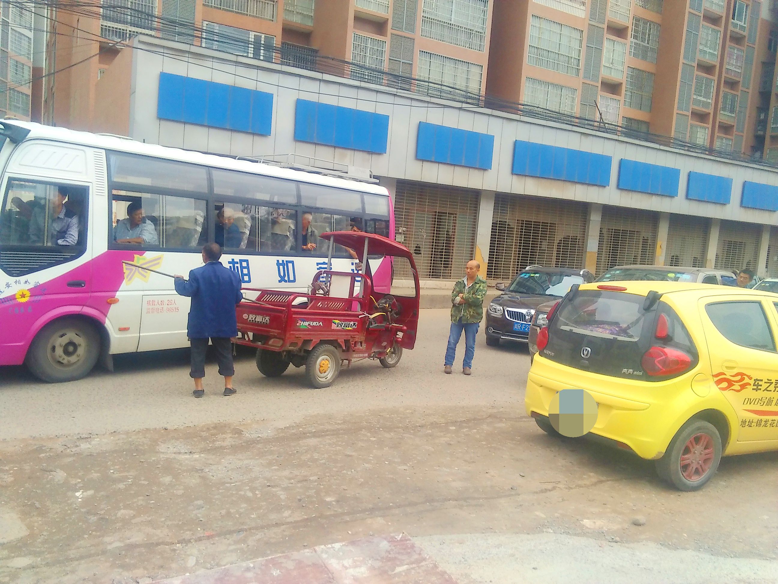 130844amlaq1eu8911yuts.jpg