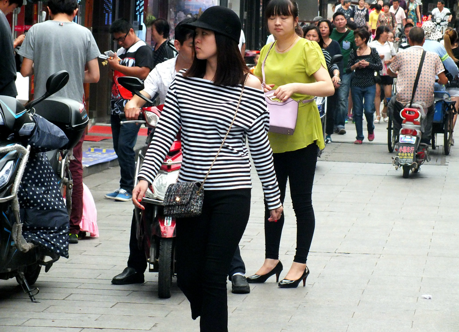 (实拍组图)走在路上的幸福中国人之二十