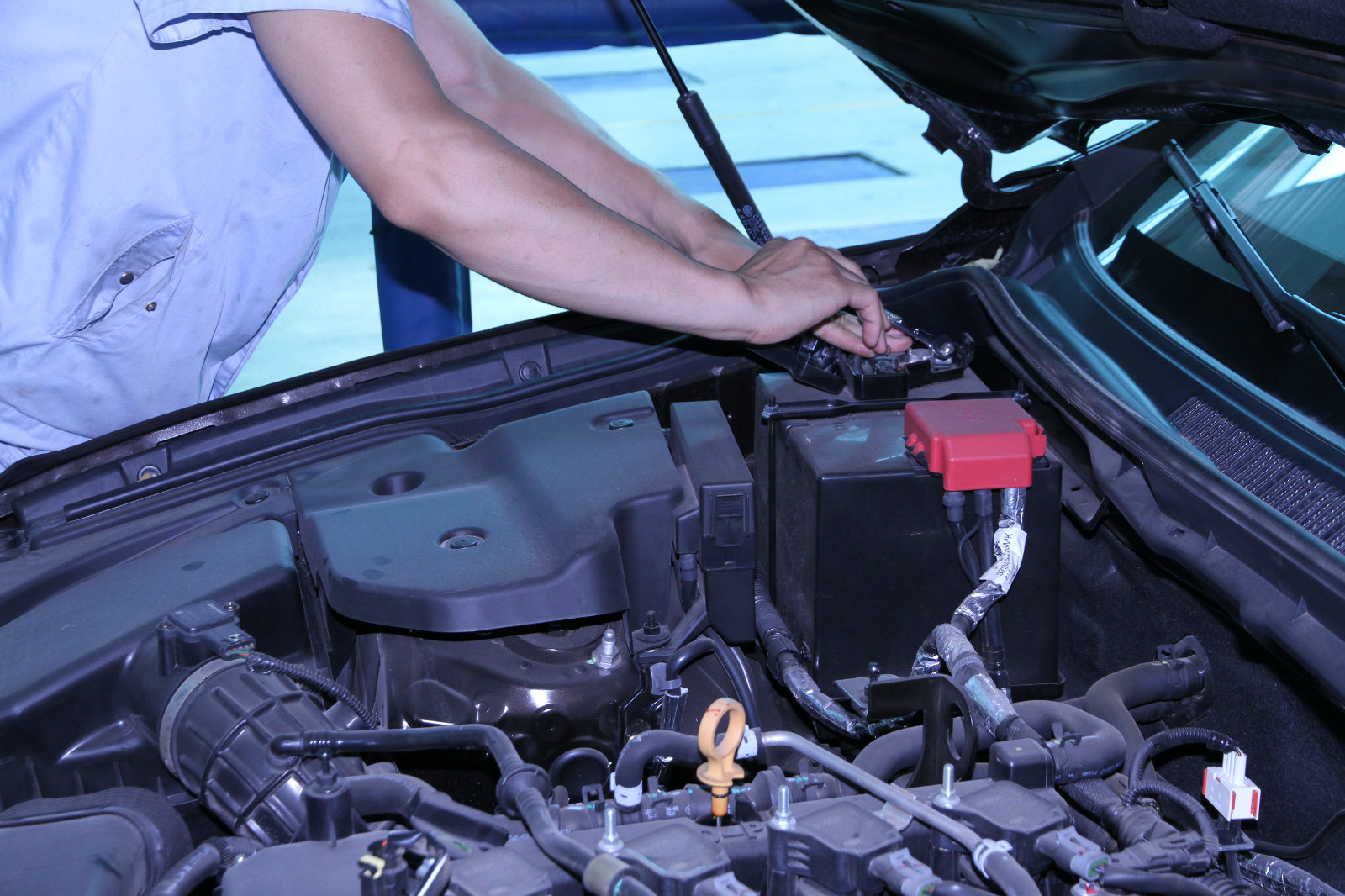 转:【直播】金秋十月红旗h7回娘家 1.8t幻影黑 首保