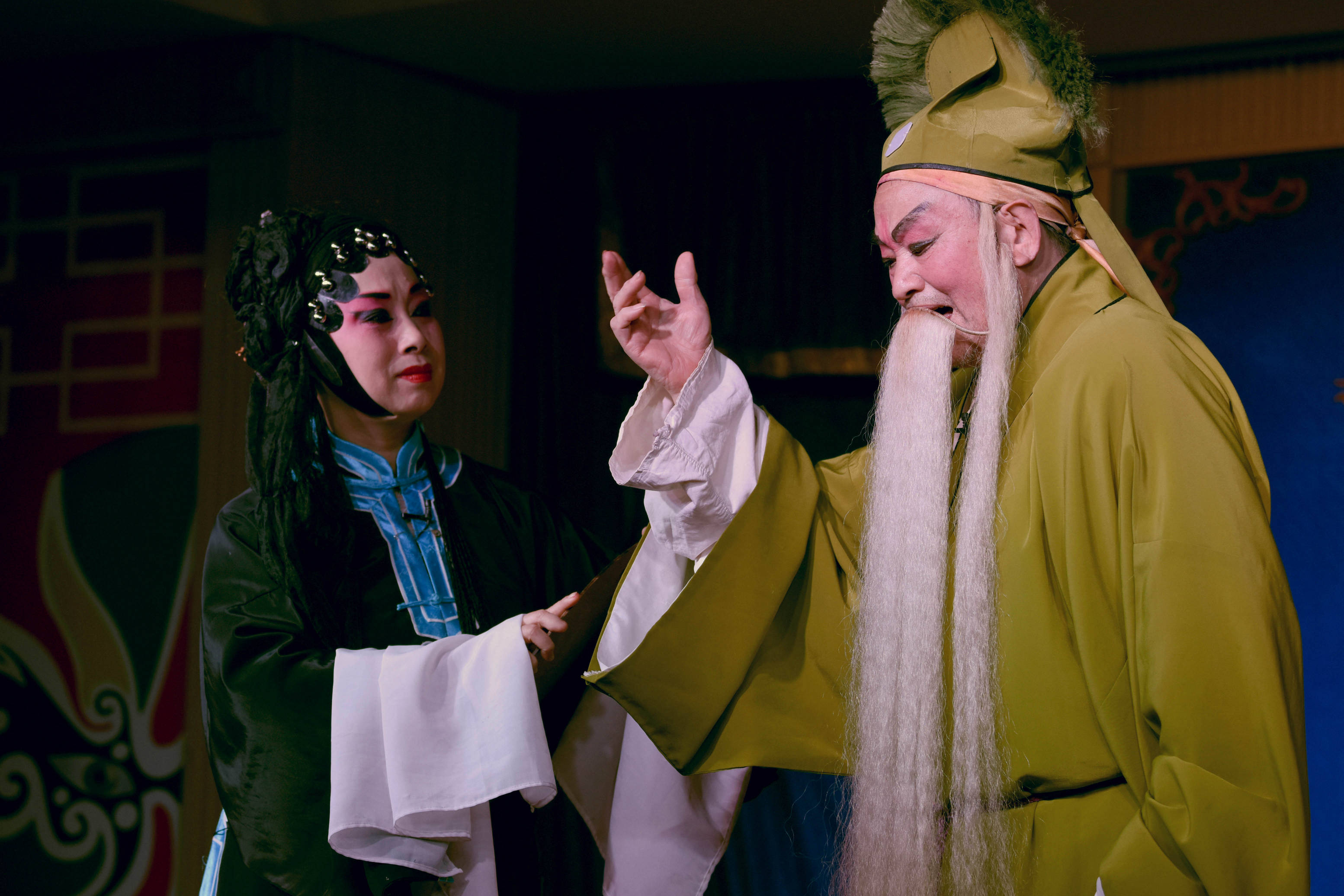 中国戏曲高台教化赠伞上路梅花川剧团天府古戏园