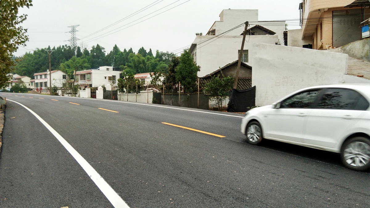省道s203线蓬安河舒镇至龙蚕镇路面整治施工纪实