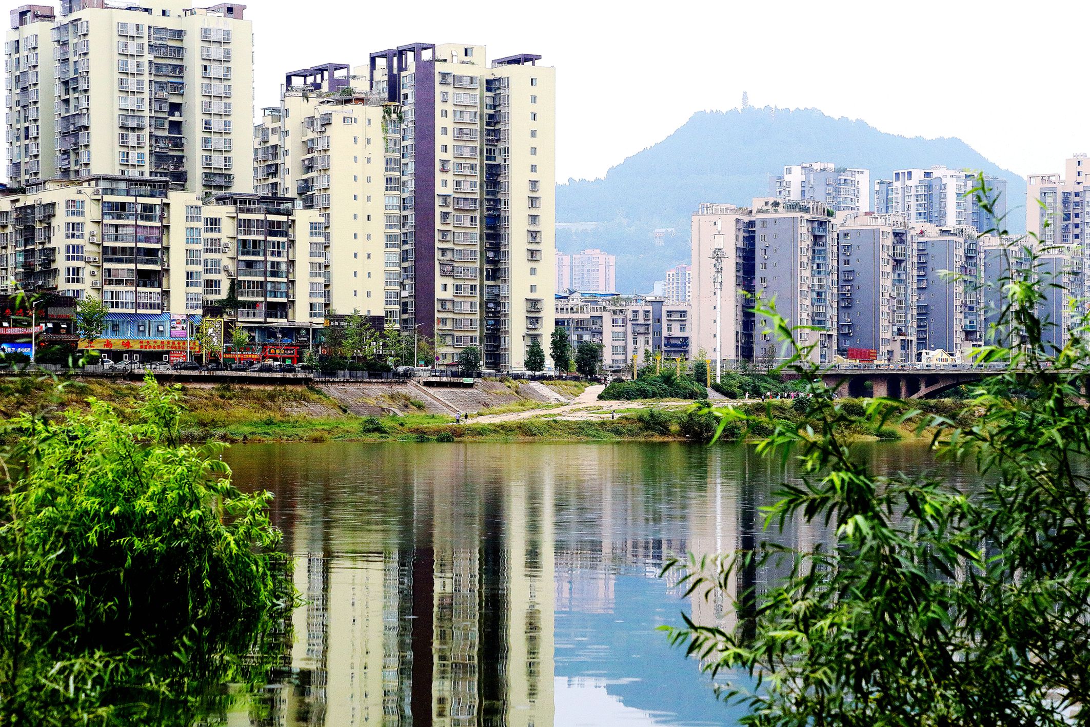 【四川 巴中市 巴州區】巴河水清清 兩岸景色新