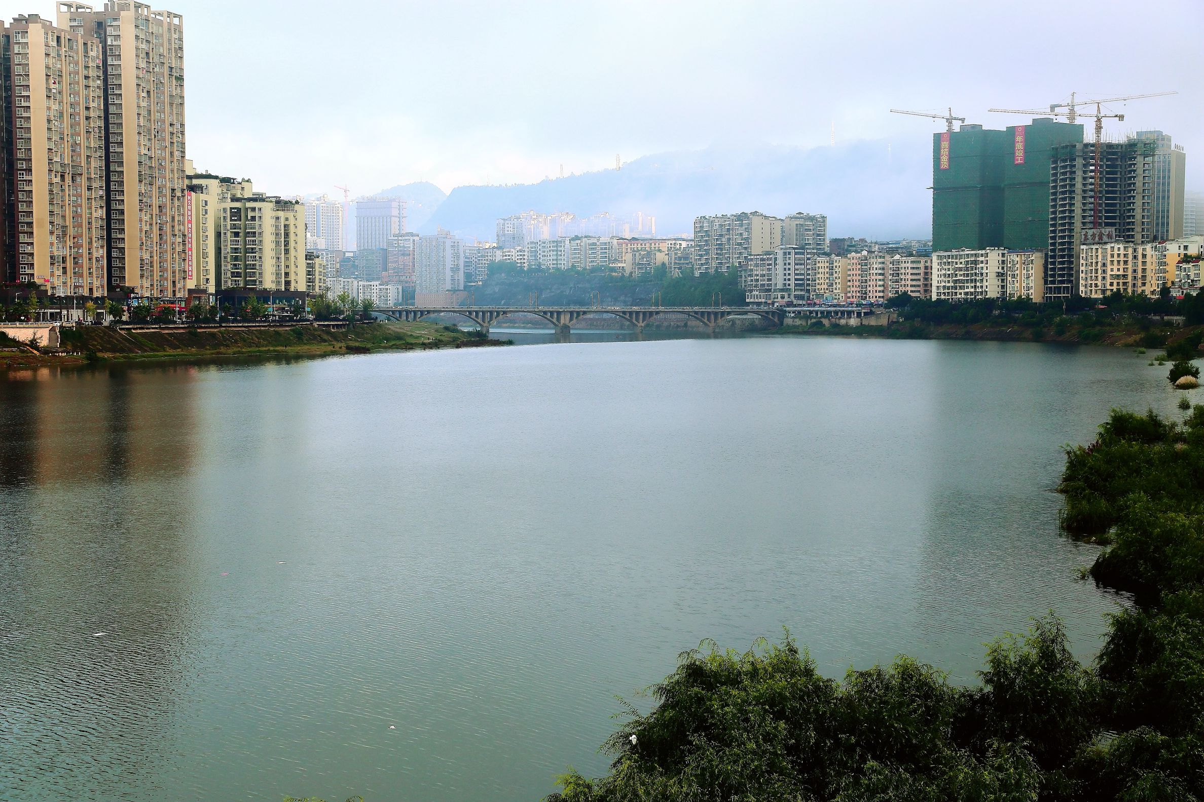 【四川 巴中市 巴州区】巴河水清清 两岸景色新