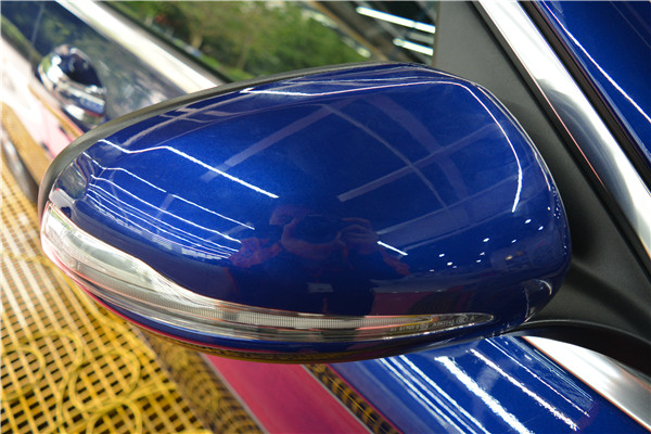 汽车隐形车衣又称犀牛皮